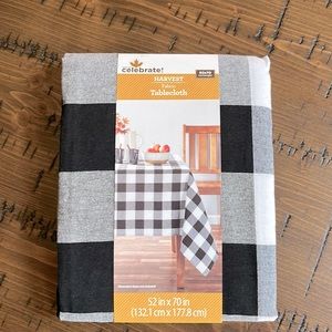 Black White buffalo check Plaid Tablecloth 52x70 NWT